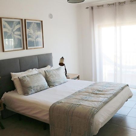 3 Bedroom Apartment With Indoor Pool Central Lagos Exterior photo
